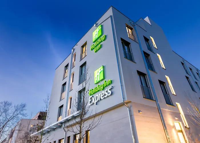- East, An Ihg 4*
