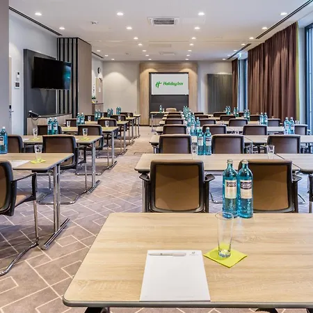 - East, An Ihg Hotel