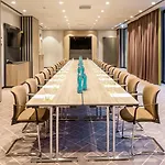 - East, An Ihg Ξενοδοχείο