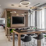 - East, An Ihg Hotel