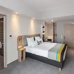 - East, An Ihg