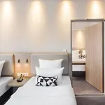 - East, An Ihg