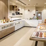 - East, An Ihg Hotel