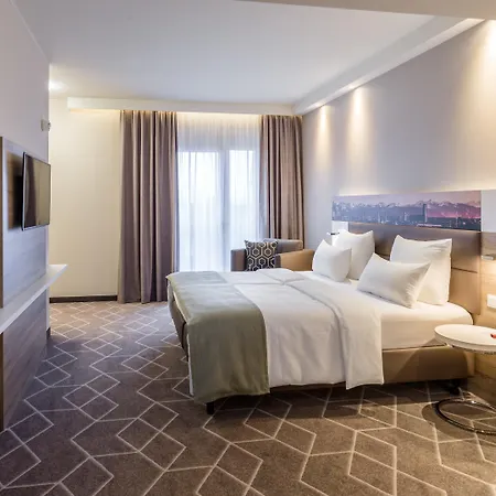 - East, An Ihg 4*