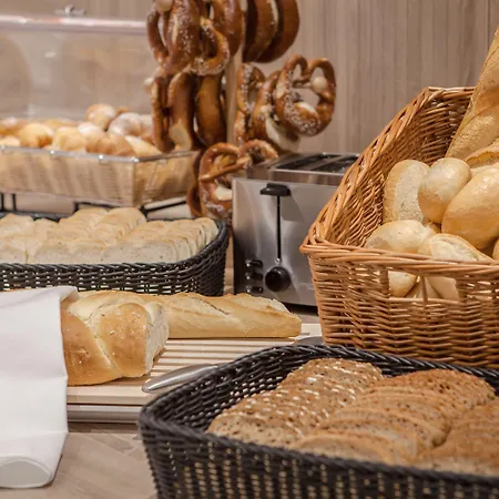 - East, An Ihg Munich