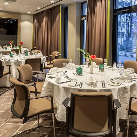 - East, An Ihg Hotell 4*