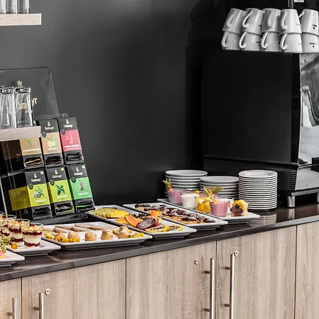 Hotel - East, An Ihg 4*
