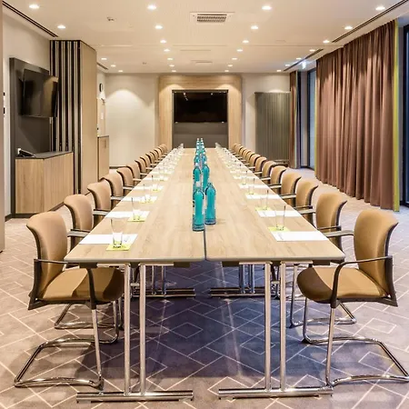 - East, An Ihg Hotell