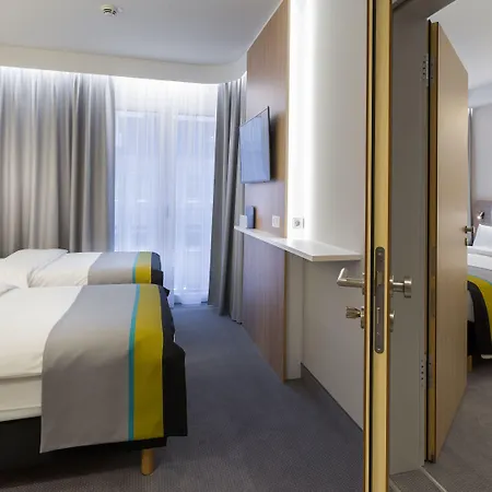 - East, An Ihg