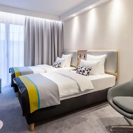 - East, An Ihg Otel 4*