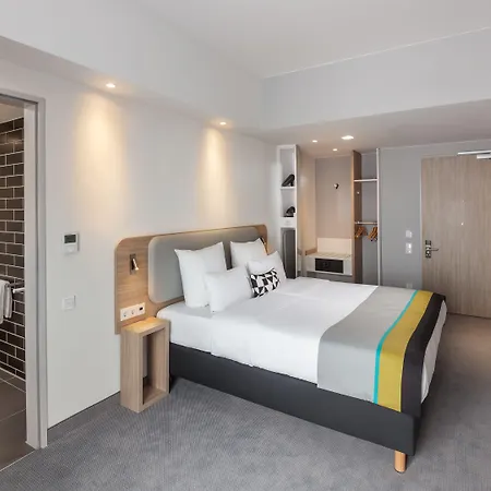 - East, An Ihg