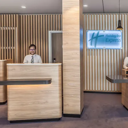 - East, An Ihg Otel