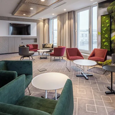 - East, An Ihg Hotel 4*