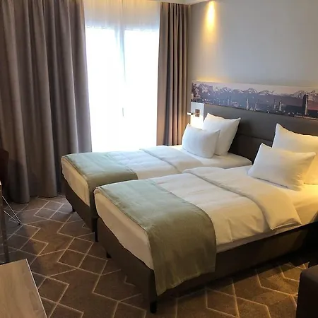 - East, An Ihg