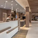 - East, An Ihg 4*