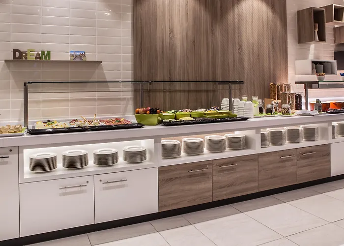 - East, An Ihg Otel