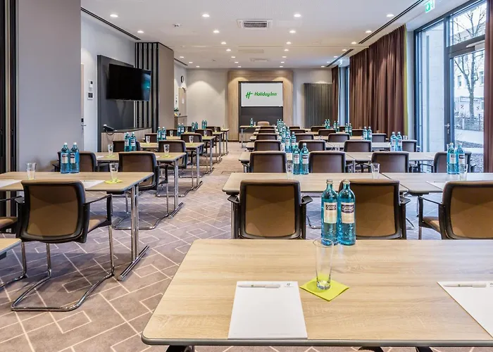 - East, An Ihg Otel