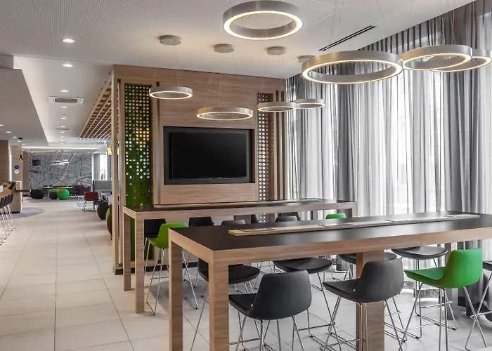 - East, An Ihg Otel