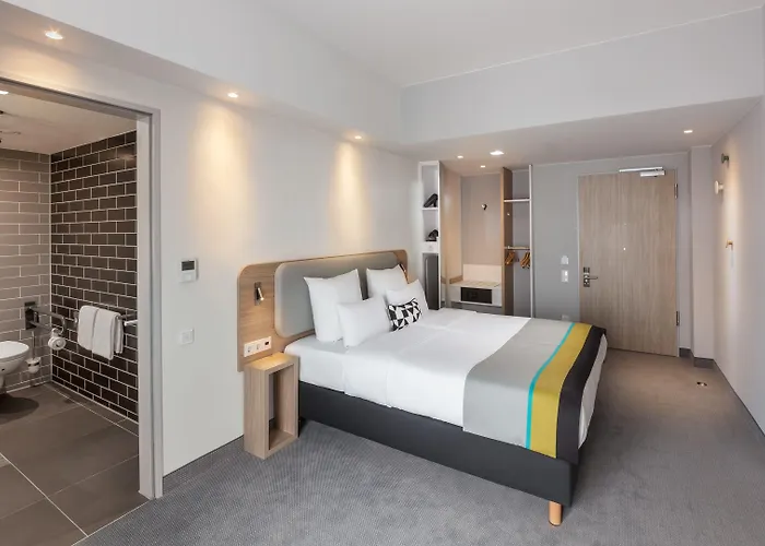 - East, An Ihg
