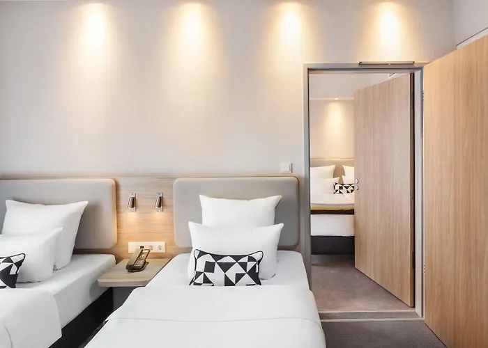 - East, An Ihg
