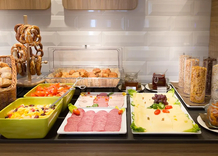 - East, An Ihg 4*